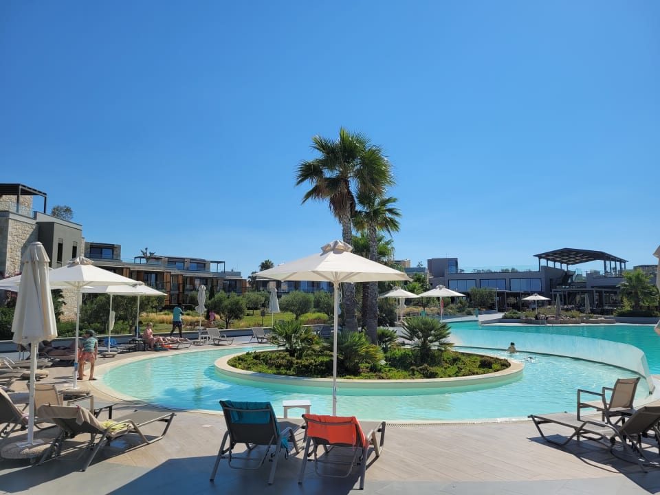 Pool Portes Lithos Luxury Resort