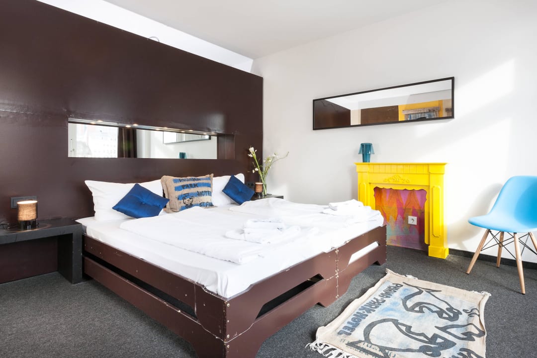 2 Liegeplätze Miss Nico Studio Pyjama Park Reeperbahn Hotel