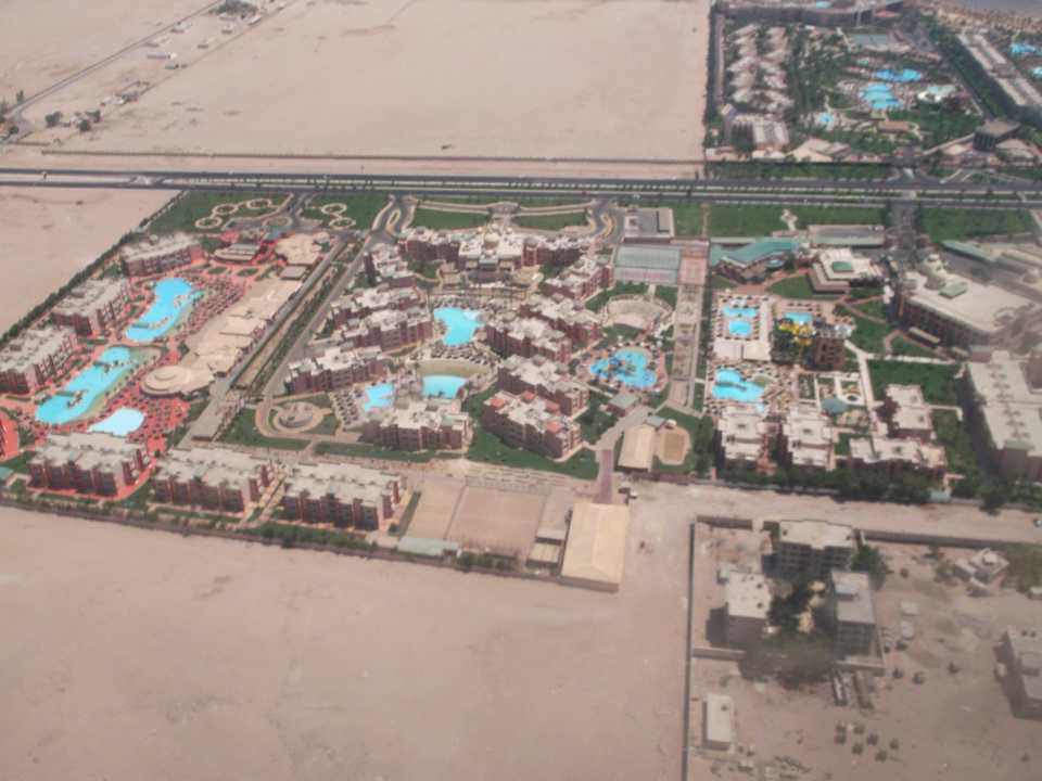 Komplette Anlage vom Flugzeug aus fotografiert Pickalbatros Aqua Vista Resort - Hurghada