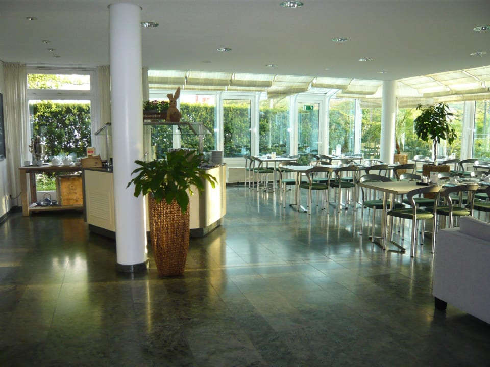 Frühstücksbüffet im Wintergarten Auszeit Hotel Hamburg