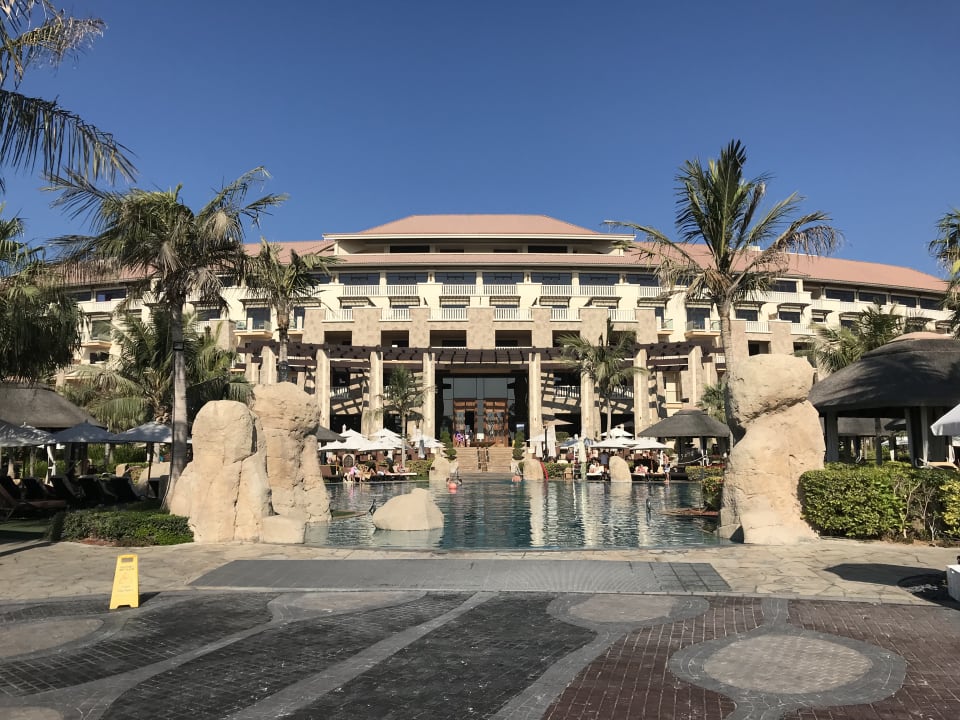Pool Sofitel Dubai The Palm Resort & Spa