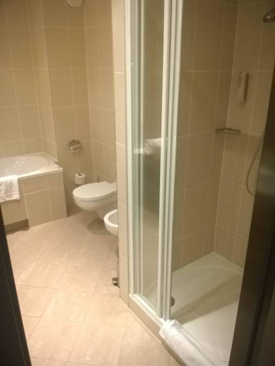 Łazienka junior suite Qubus Hotel Kielce