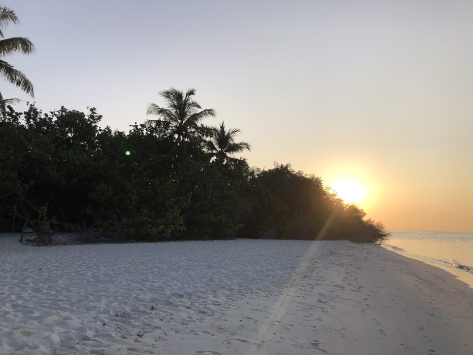 Strand Embudu Village