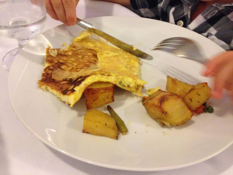 Omlette mit Kartoffeln. das es jeden 2 Tag gab Hotel Anny