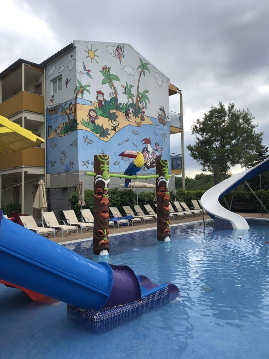 Pool Zafiro Tropic