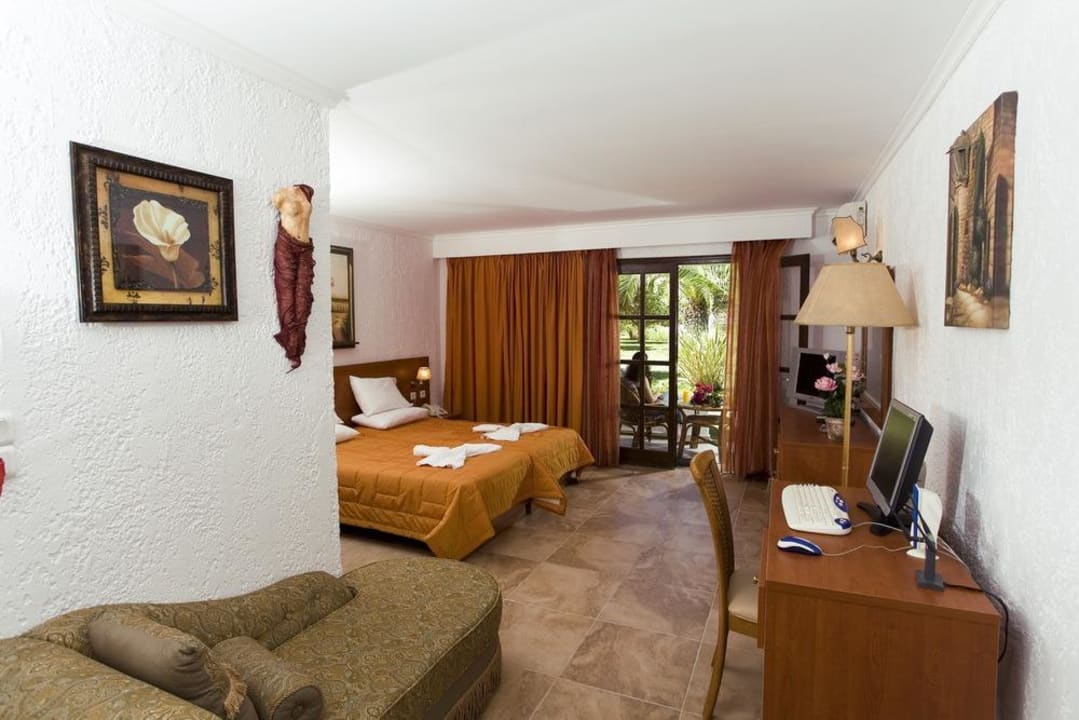 Gaia Garden 2009 deluxe double room Gaia Garden Hotel