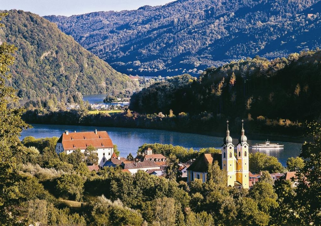 Ausblick wunderschönes Donautal Panoramahotel Fohlenhof