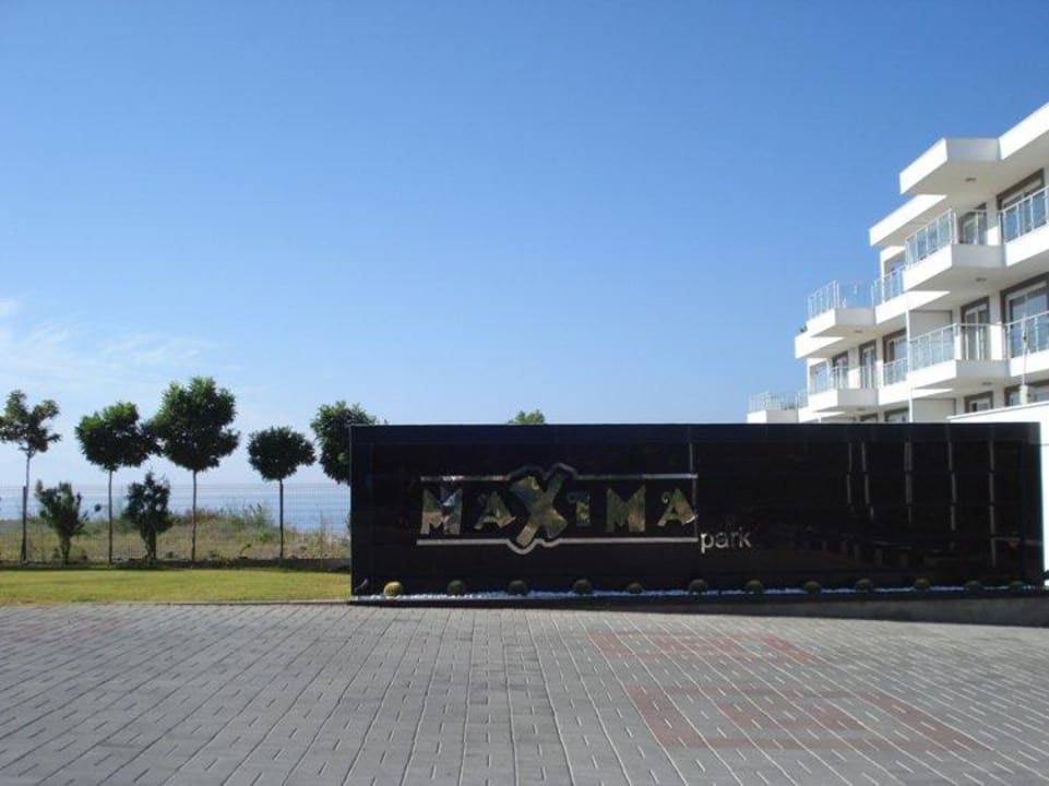 Bei der Einfahrt Karya Family Resort  All Inclusive