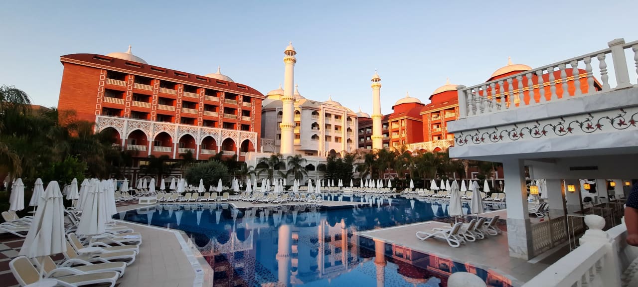 Pool Royal Taj Mahal Hotel