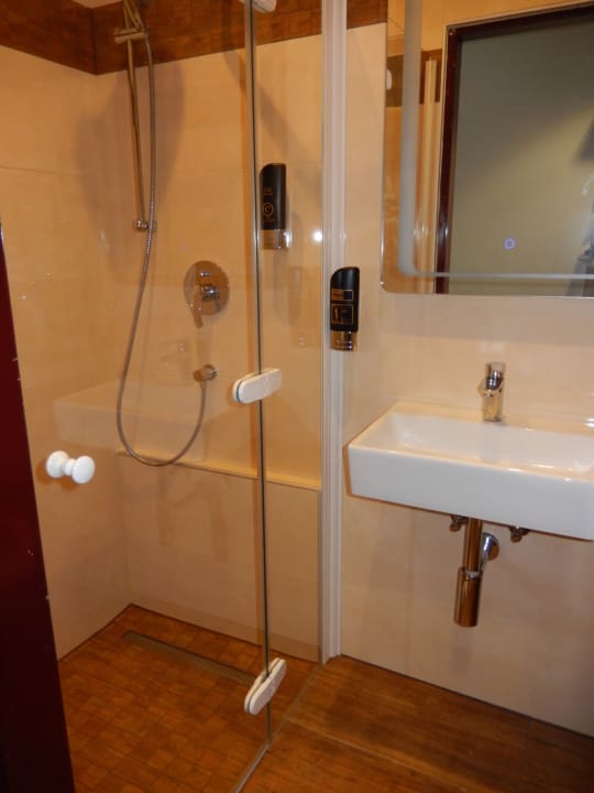 Zimmer EKONO By Leva Hotel Strasser