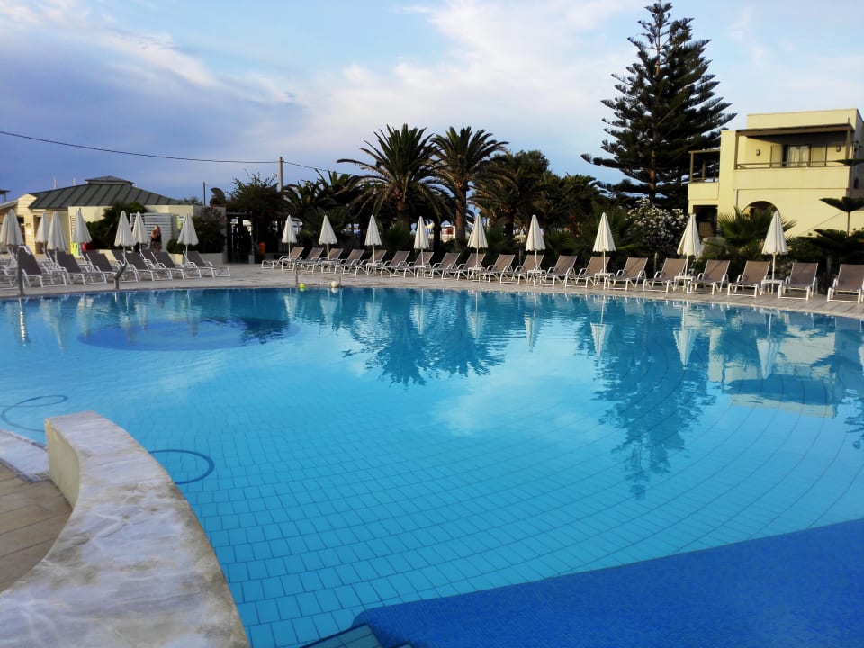 Pool Hotel Minos Mare Beach