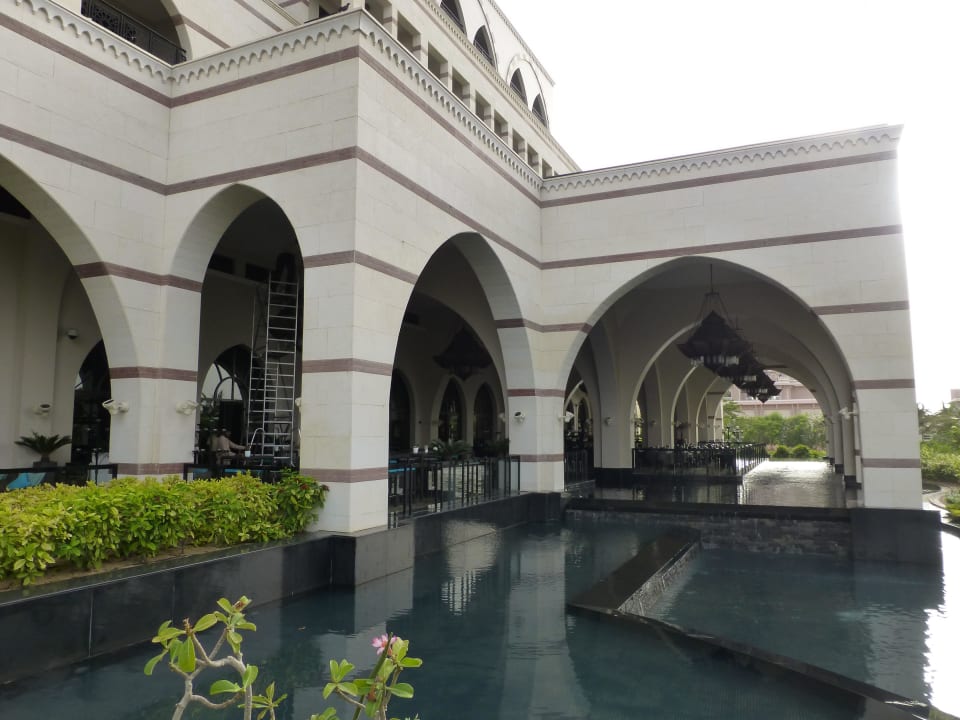 Von aussen betrachtet Jumeirah Zabeel Saray