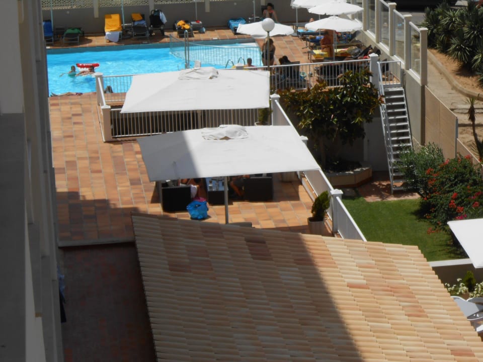 Blick auf den Pool vom Zimmer BQ Apolo Hotel