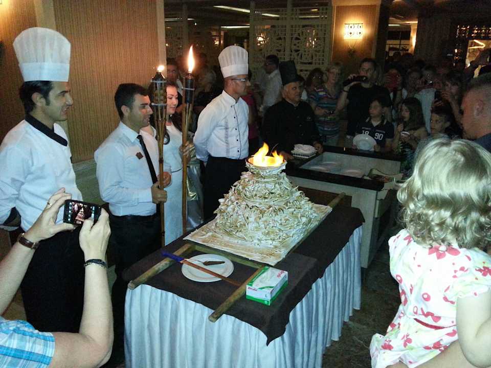 Gala-Abend Eistorte Aydinbey Kings Palace & Spa