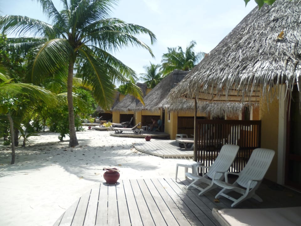 Strandbungys Kuredu Island Resort & Spa