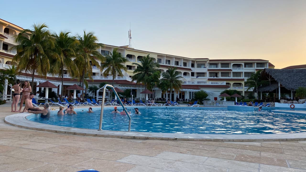 Pool Sol Rio De Luna y Mares