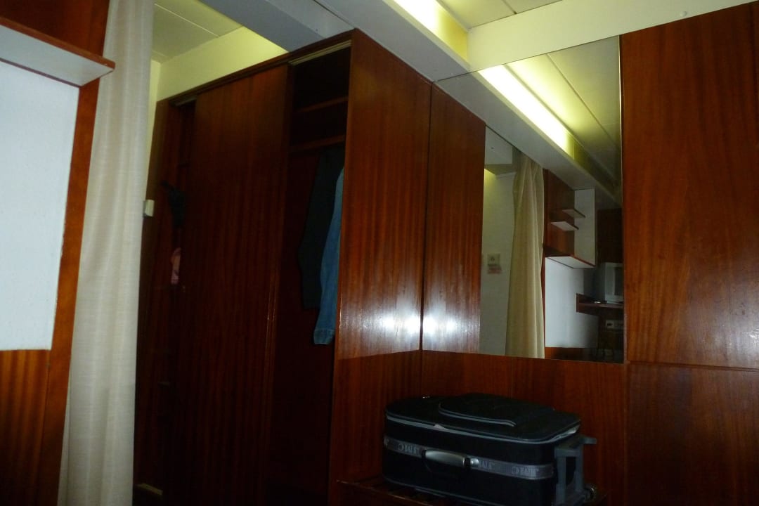 Schrank Botel Racek