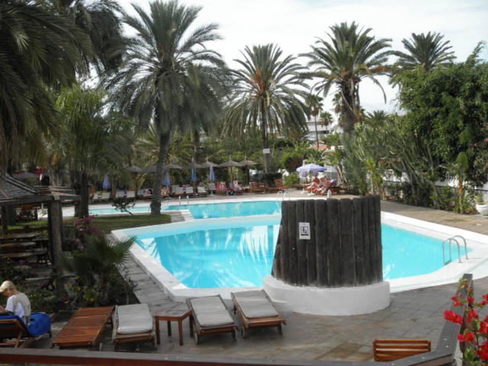 Pool-2 HL Miraflor Suites Hotel