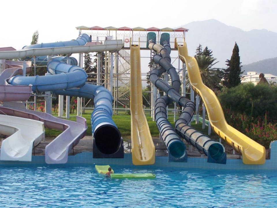 Rutschen im Aqua Park Miarosa Kemer Beach