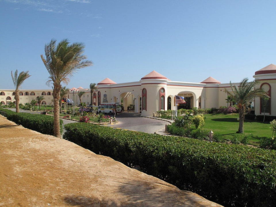 Vor dem Eingang Siva Golden Bay Makadi