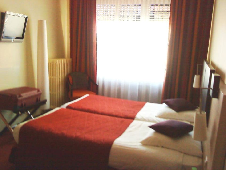 Номер Hotel Suisse Geneve