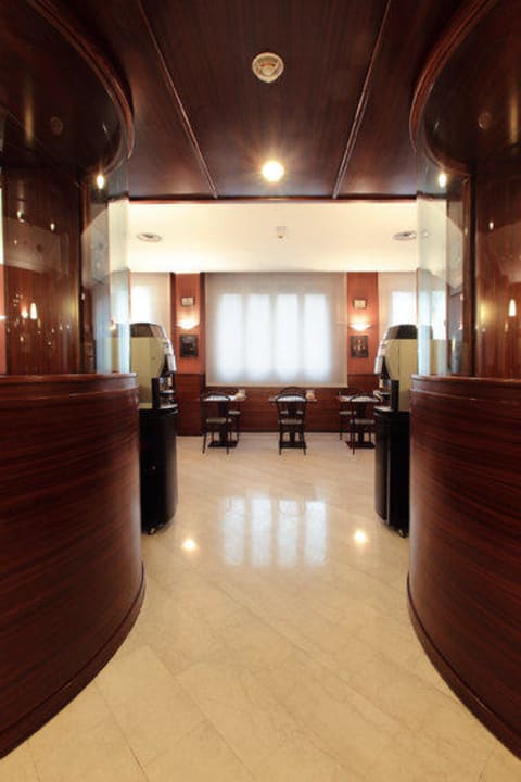 Breakfast room Novotel Parma Centro
