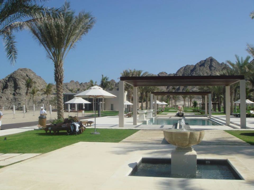 Kinderpool und Starndrestaurant Al Bustan Palace - A Ritz-Carlton Hotel