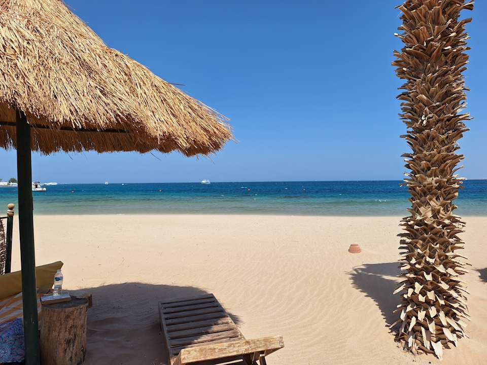 Strand Lotus Bay Beach Resort