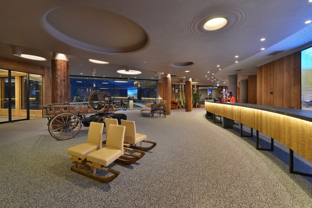 Lobby Alpen Resort