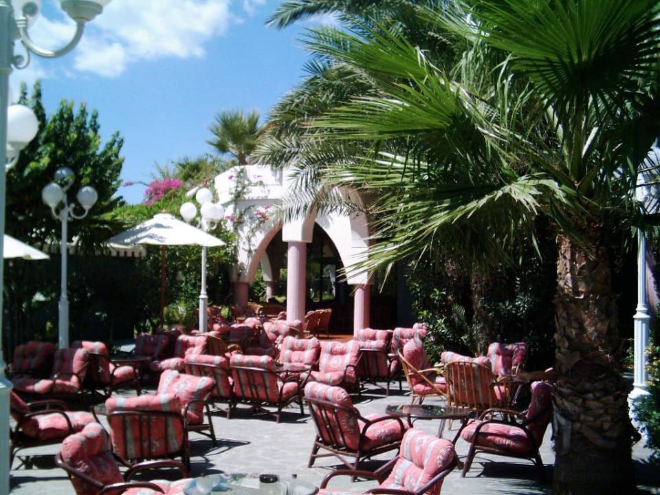 Sitzgruppen im Freien Atrium Palace Thalasso Spa Resort & Villas