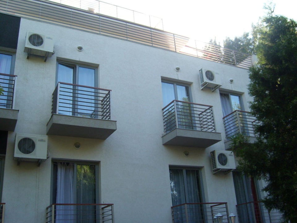 Hintere Ansicht Hotel Papillon