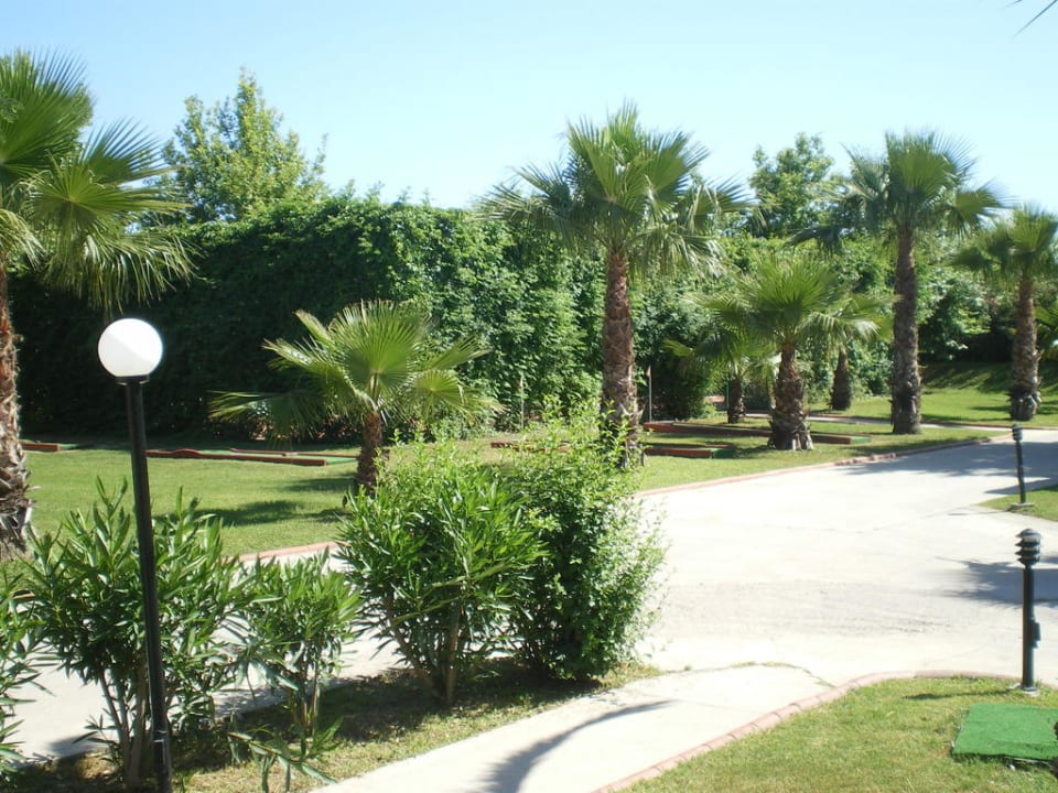 Neu begrünte Minigolfanlage Asteria Family Resort Side