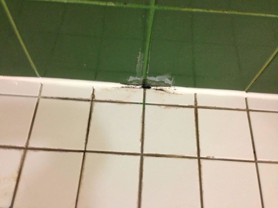 Boden in der Dusche Park Inn by Radisson Sárvár  Resort & Spa