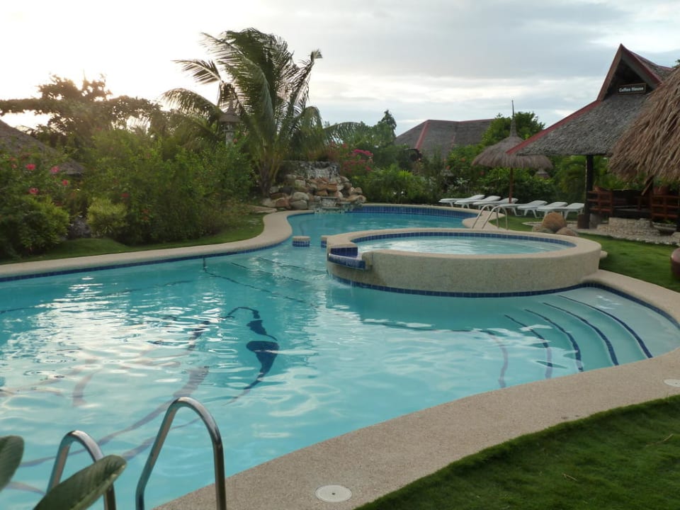 Poolanlage Hotel Dolphin House