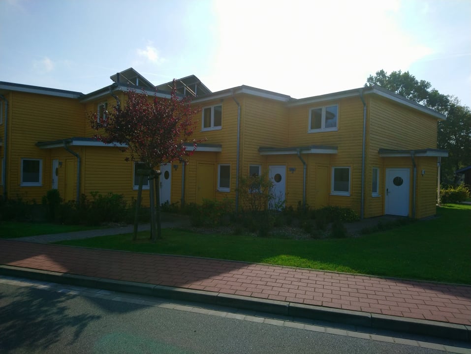 Außenansicht Ferienhauspark Asgard in Damp