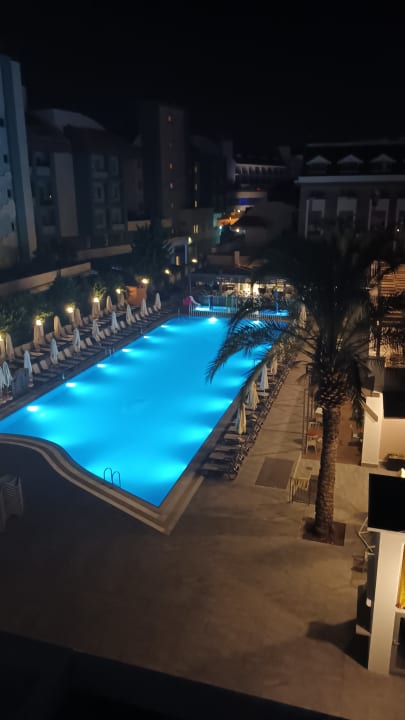 Pool Side Story Resort & Spa