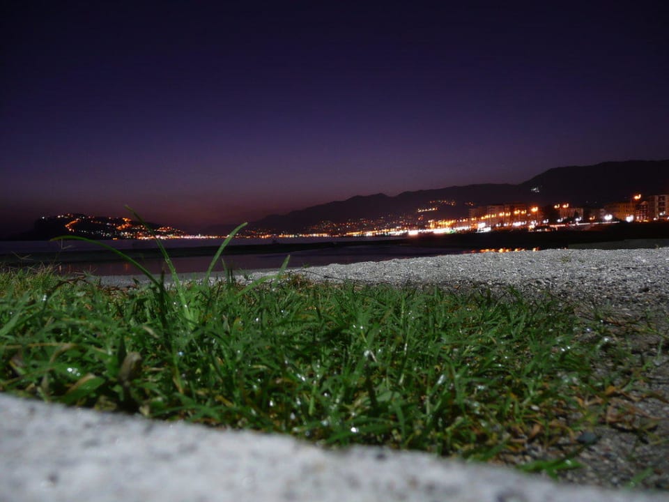 Blick vom Strand nach Alanya Labranda Alantur Resort