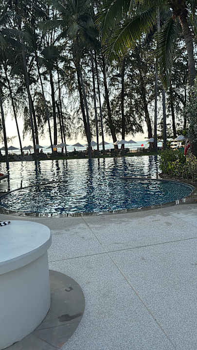 Außenansicht Outrigger Khao Lak Beach Resort