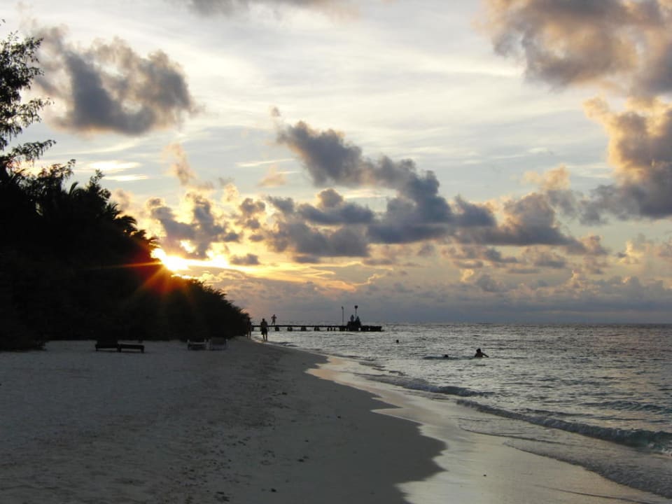Strand am Abend Adaaran Club Rannalhi - All Inclusive