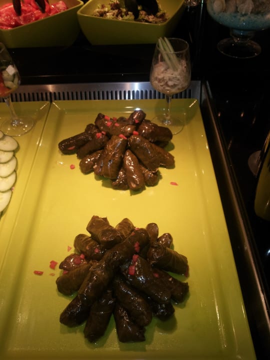 Roladki na zimno w liściach winogron Princess Andriana Resort & Spa