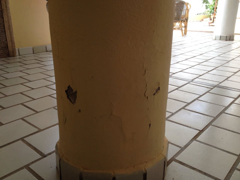 Abblätternder Putz Hotel Riu Palace Jandia