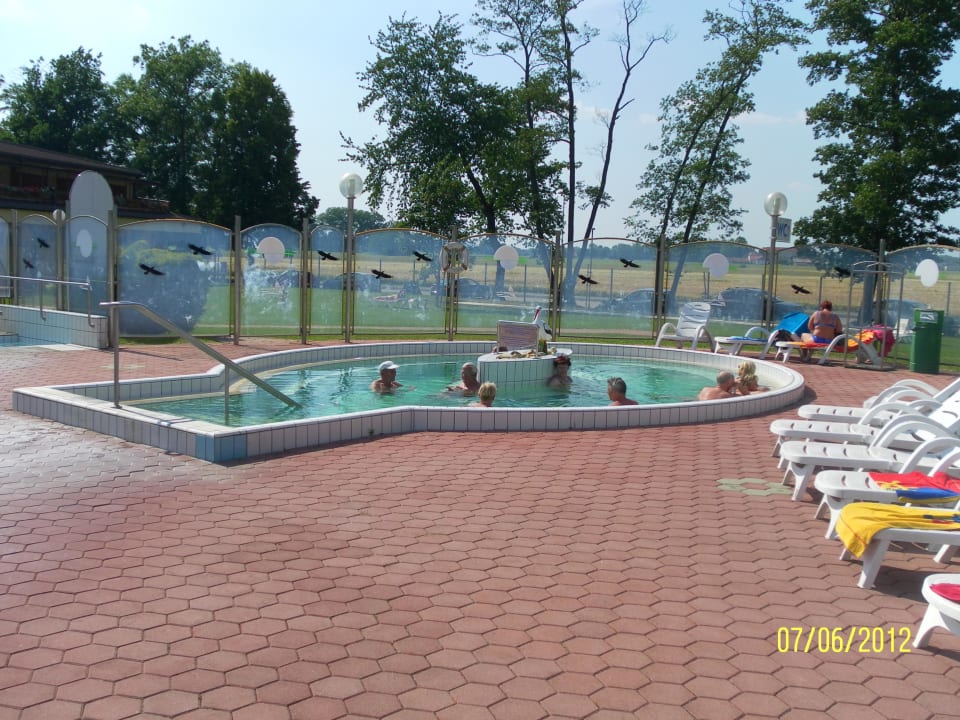 Heißwasserbecken 38 Grad,was für die Großeltern Terme Banovci - Hotel Zeleni Gaj