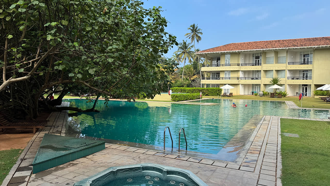 Pool Heritance Ahungalla