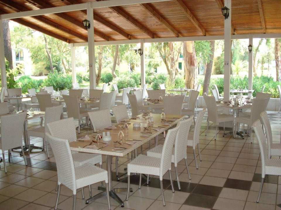 Speiseterrasse Domes Aulūs Zante, Autograph Collection