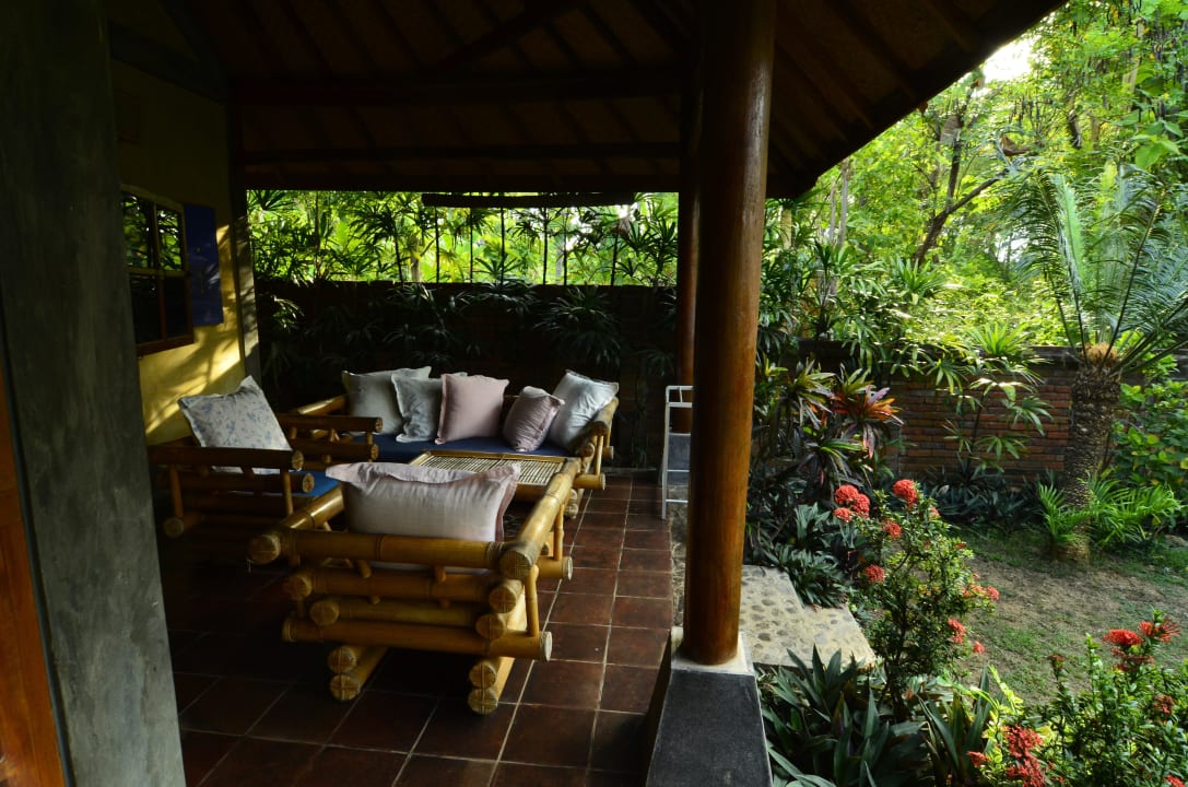 Veranda Saraswati Holiday House