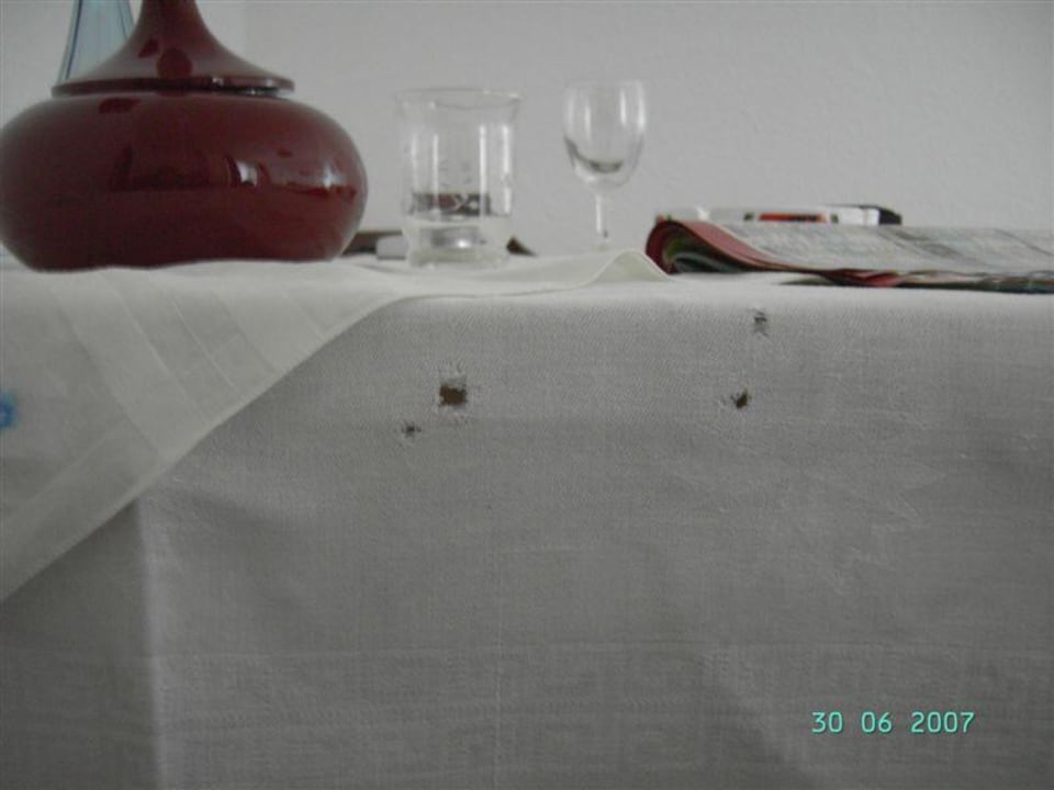 "Gelochte" Tischdecke Hotel Astenstübchen