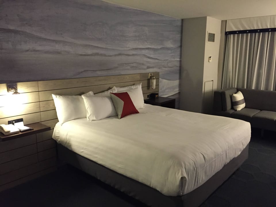 King size bed Hyatt Centric Fisherman's Wharf San Francisco