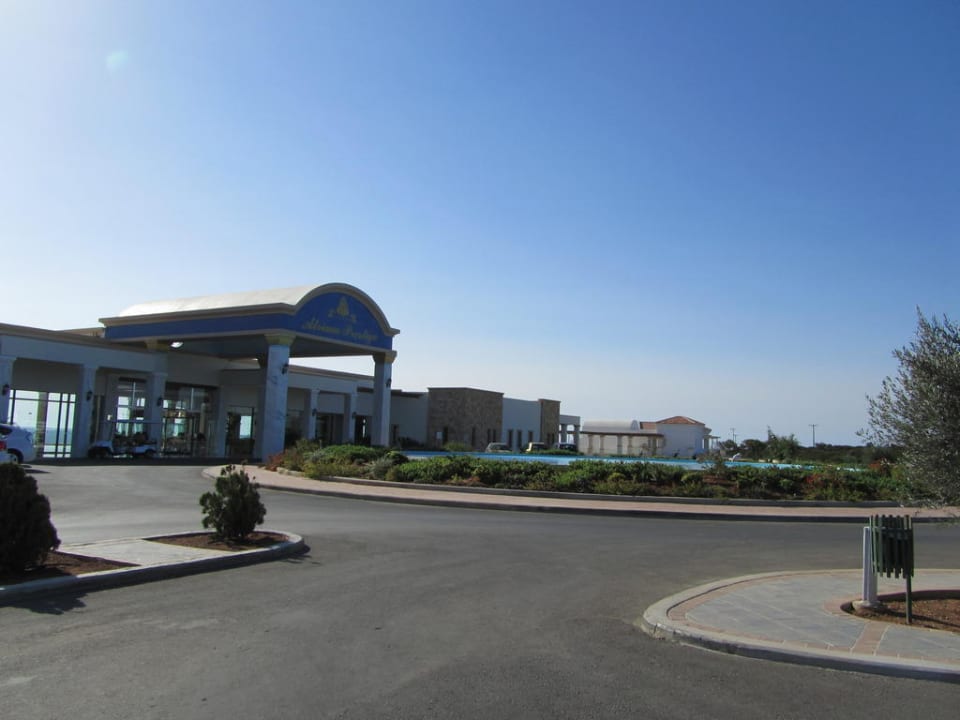 Auffahrt Eingangsbereich Atrium Prestige Thalasso Spa Resort & Villas