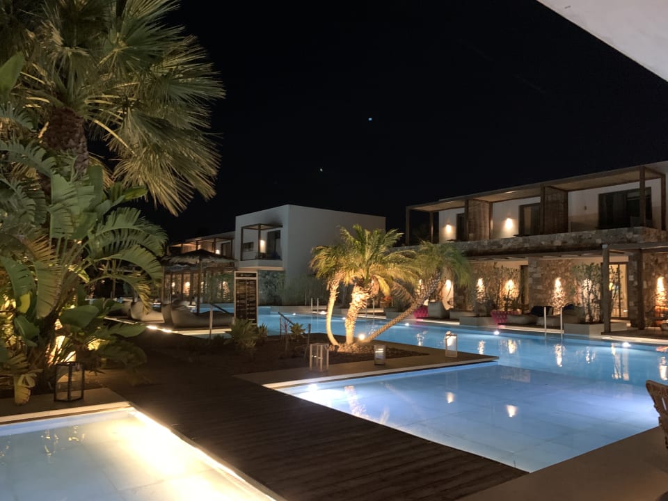 Pool Caravia Beach Hotel