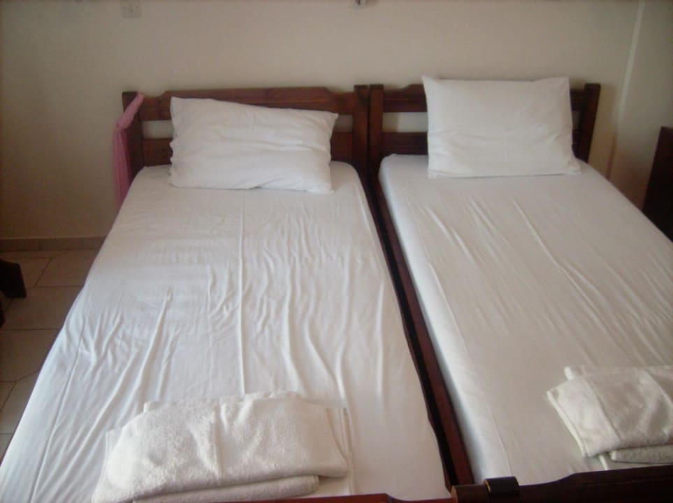 Betten Diana Studios